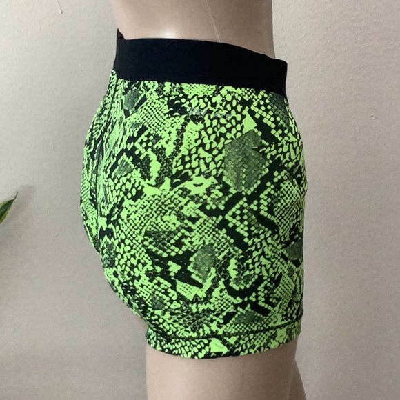 Nike Women's Pro Cool 3-Inch Training Shorts (Black/Volt Snake/medium) - Picture 3 of 9